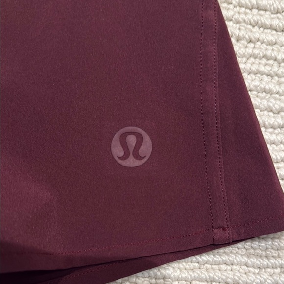 Lululemon lightweight high rise tennis skirt in maroon - Picture 2 of 8